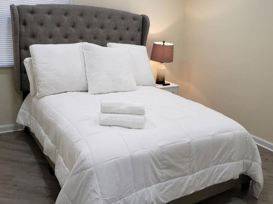 שרלוט Cozy 2 Bedroom Pineville-Matthews Duplex Sleeps 8 מראה חיצוני תמונה
